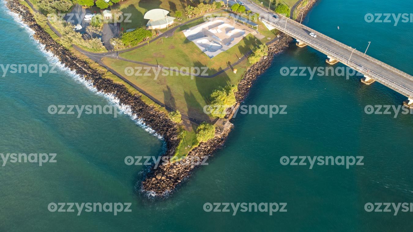 ozzysnapz_221325_low Downloadable stock image of Ballina's Missingham Park with skatepark, bridge, and teal waters