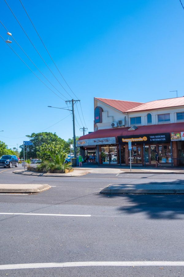 Download a high-quality stock image of a busy street intersection in the heart of Byron Bay's CBD. Add some Byron Bay charm to your marketing material!