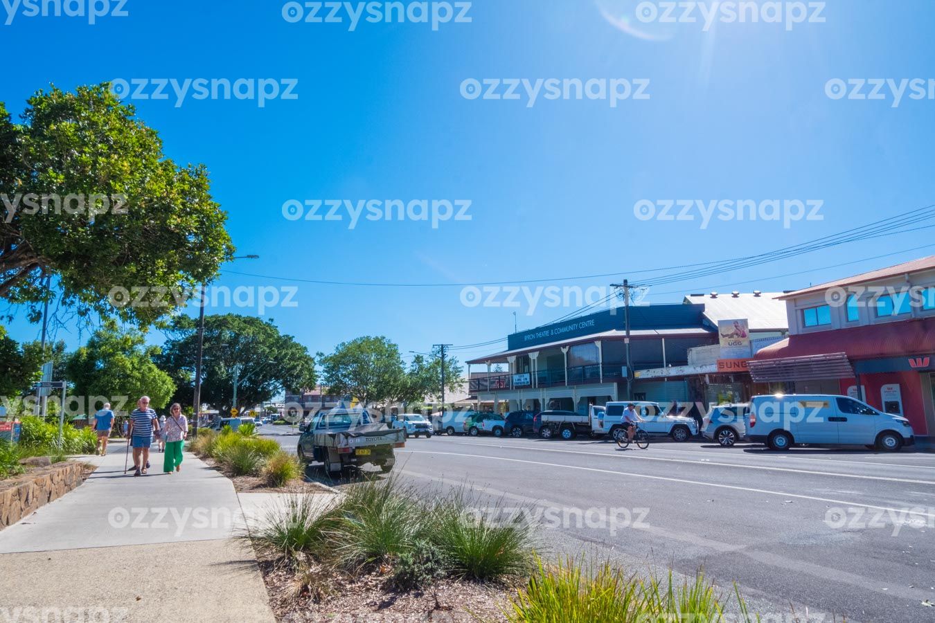 ozzysnapz_221384_low Downloadable stock image of a greeny Byron Bay town centre walk path, including the Byron Theatre and Community Centre.