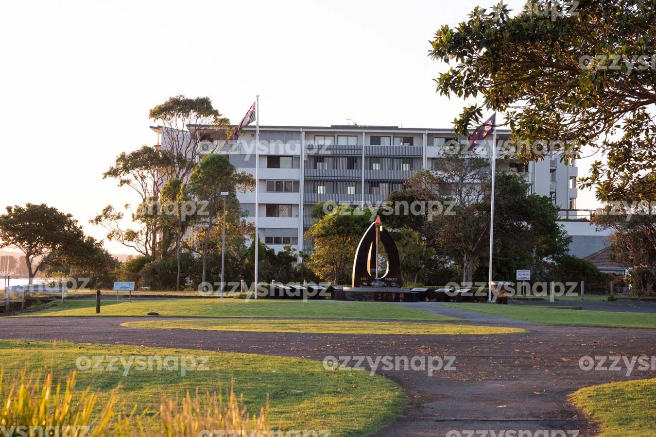 ozzysnapz_221431_low RSL Memorial Park at sunset in Ballina.